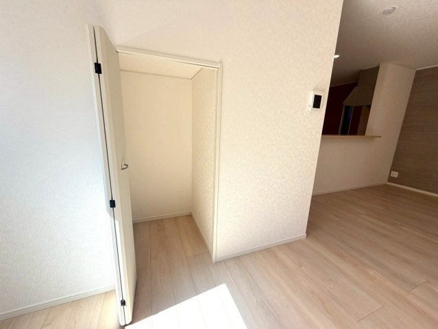 大津市瀬田5丁目　築後未入居の収納