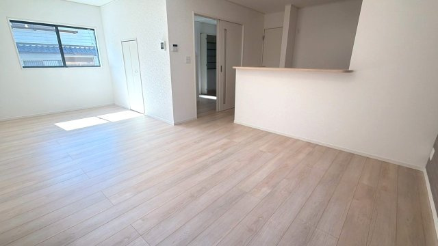 大津市瀬田5丁目　築後未入居の居間・リビング