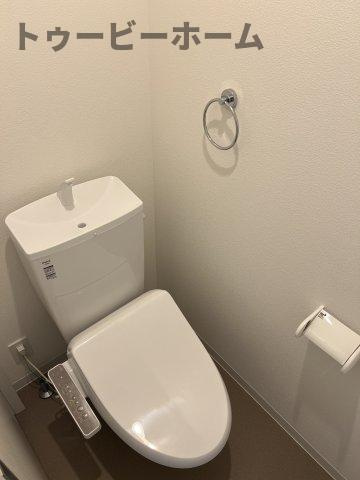 ジーメゾン狭山祗園シエルのトイレ|落ち着いた色調のトイレです