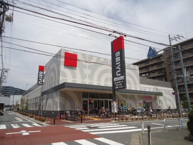 西友蓮根坂下店まで688m