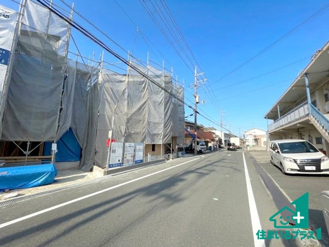 ■枚方市交北　新築一戸建ての前面道路含む現地写真|周辺は落ち着いた街並みの住宅地！子育てがしやすい住環境です！まだ未完成ですが、現地でしかわからない事もございます。是非一度ご覧ください。
