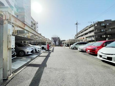 コーポレート浦和別所の駐車場