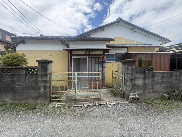 勿来町四沢天ヶ作 中古一戸建ての玄関