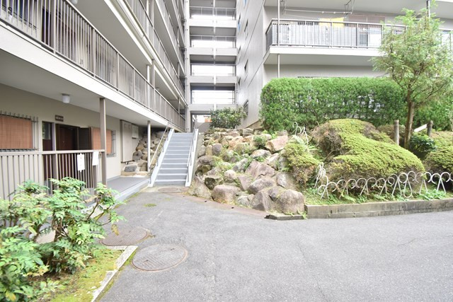 【収納】 | 北摂マンション | サイトに掲載されていない箇所の写真、撮影してお届けさせて頂きます！気になる物件で、見たい部分の画像が無い場合は、弊社スタッフまでご連絡下さいませ。お客様の気になる箇所を、カメラにて撮影して参ります！