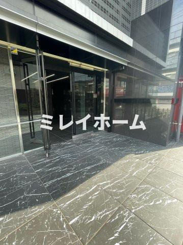 アジールコート大森西のエントランス