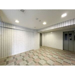 コンダクトヴィレッジ春日南のロビー