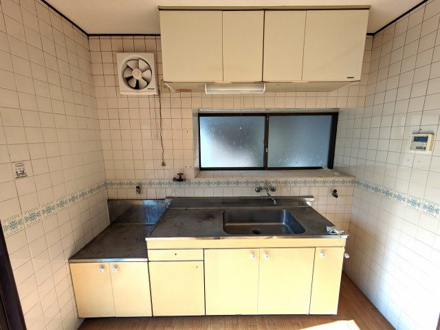 松山市西垣生町の中古一戸建のキッチン|キッチンです
