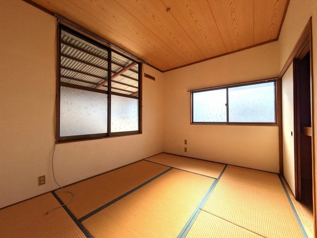 松山市西垣生町の中古一戸建の和室|                                                  