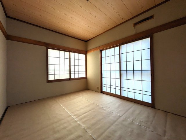 松山市西垣生町の中古一戸建の和室|柔らかい畳が心地よい和室