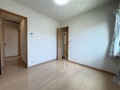 【洋室】 | 茅野市金沢　ロフト付き　2LDK平屋