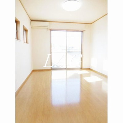 【居間・リビング】 | ドルチェ越谷 | 洋室のお部屋です。