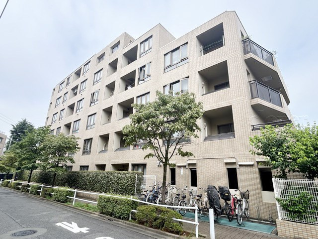 【外観】 | ハウス城北中央公園 | 手入れの行き届いた外壁やエントランスなど、「見ればわかる」レベルで清潔感を保ったマンションです。築年数を感じさせない姿で皆様をお出迎えします。～即日のご見学可能～　お問合せはお気軽にどうぞ。