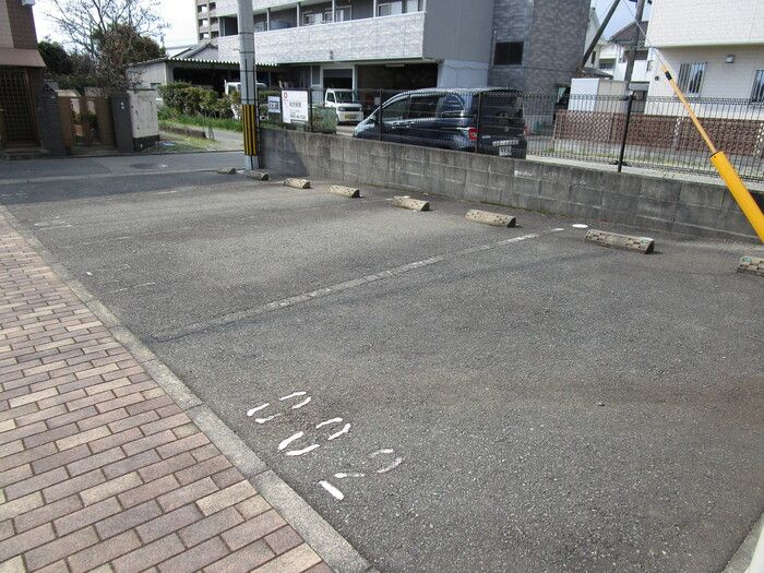 セジュールプリムの駐車場
