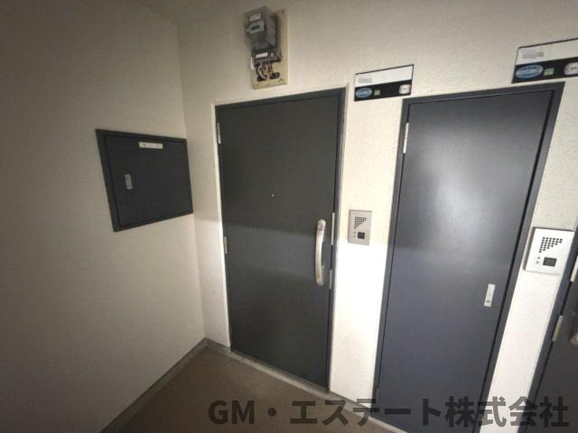 21コスモス宮崎の玄関