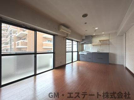 21コスモス宮崎の居間・リビング