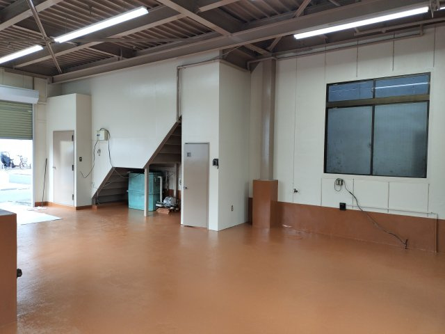 東尾久工場・倉庫の内装