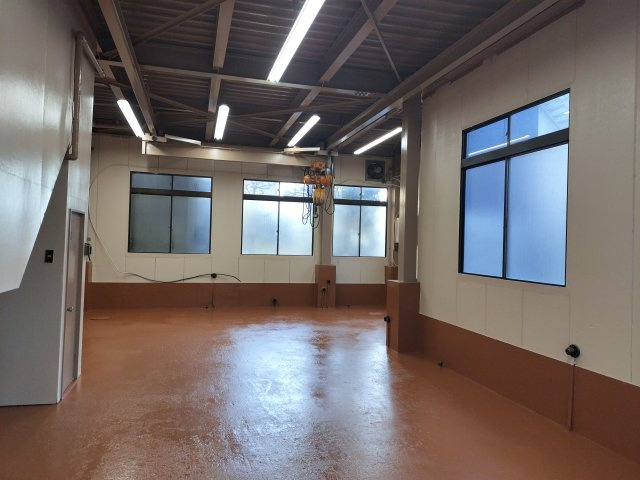 東尾久工場・倉庫の内装