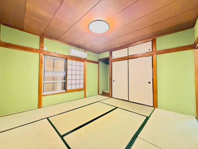 【和室】 | 深井東町　中古一戸建 | ２面採光の居室ありますよ！明るい室内は、風通しも良く、大変居心地の良い空間となっております♪爽やかな風を感じて起きる朝は、快適生活の始まりに！