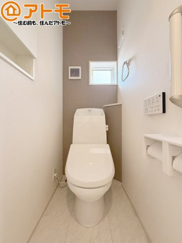 【トイレ】 | 藤枝市高岡4丁目　新築戸建　全1棟 | 毎日使うトイレだからこそ機能性を重視したいですよね！温水洗浄便座で快適な時間をお過ごしください♪