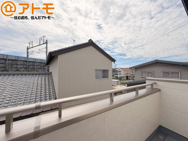 【バルコニー】 | 藤枝市高岡4丁目　新築戸建　全1棟 | 陽当りの良いバルコニーはお洗濯物はもちろんお布団もふかふかになります♪