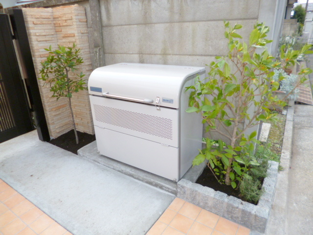 ハーブズ浜田山のその他共用部分|敷地内にゴミ置き場があります☆