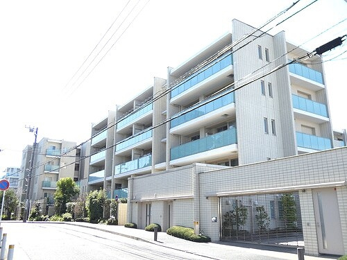 プラウド横濱ヒルトップの外観