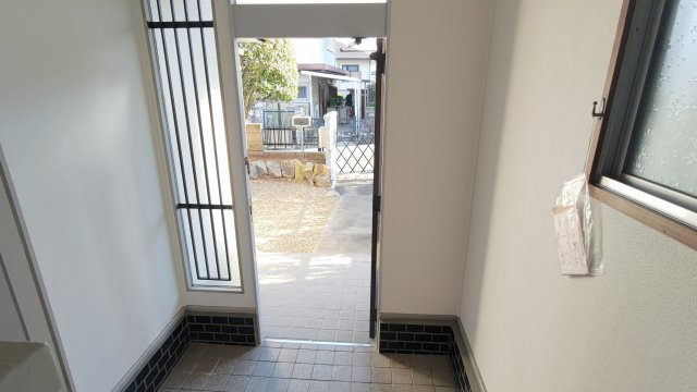南平台貸家の玄関