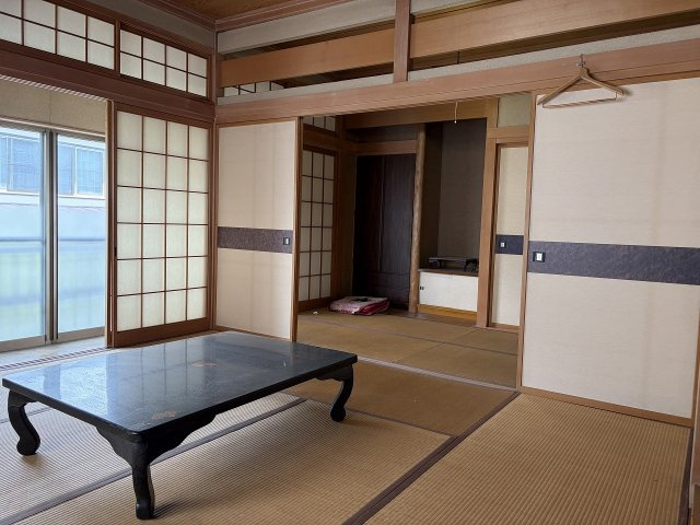 里山辺　売中古住宅の和室