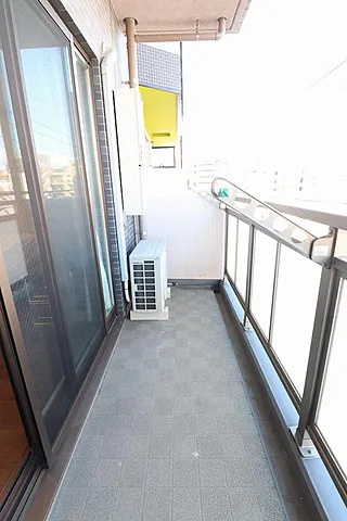 浅草東駒形クレセールのバルコニー