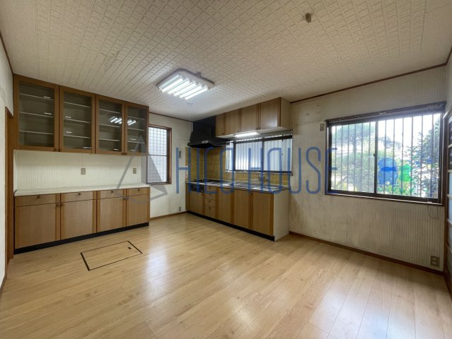 坂戸市清水町貸家の居間・リビング
