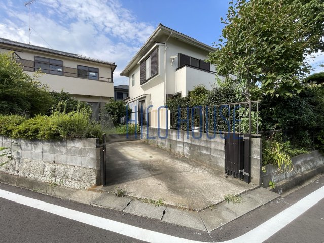 坂戸市清水町貸家の駐車場