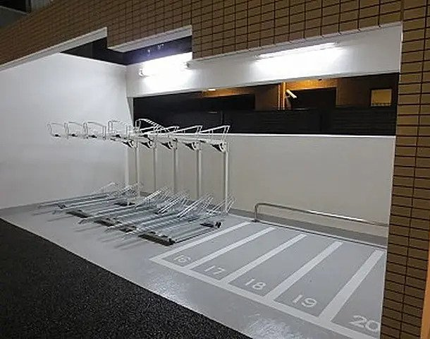 ＡＸＡＳ池袋本町の駐車場