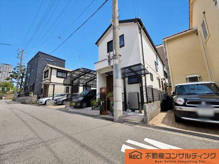 神戸市灘区記田町1丁目　中古戸建の前面道路含む現地写真