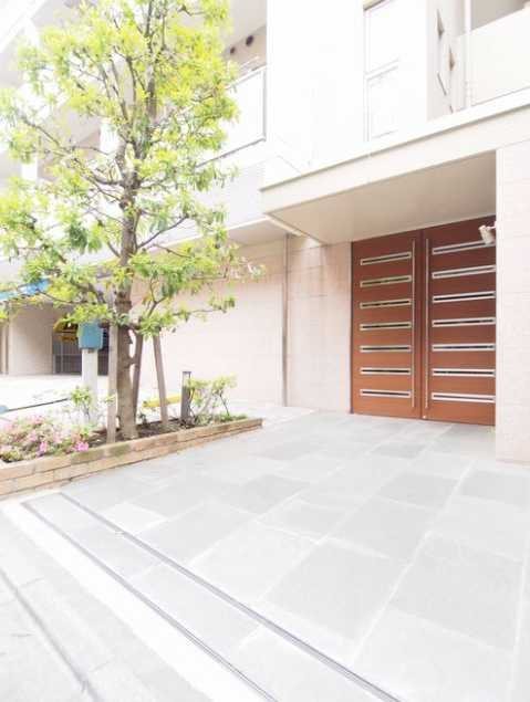 パティオ高田馬場　駅近　ネット0　南東角部屋　のエントランス