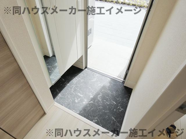 リンツの玄関|※写真は同ハウスメーカー既存物件です（イメージ写真）