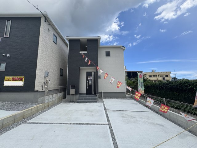 南城市玉城前川（全2棟）の外観|2号棟　並列駐車2台可♪