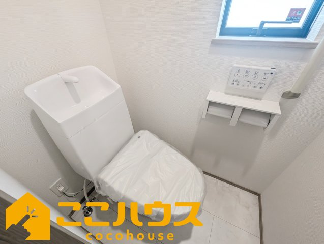 浦添市沢岻1丁目443番　新築戸建て　全5棟　D号棟のトイレ|高機能トイレ