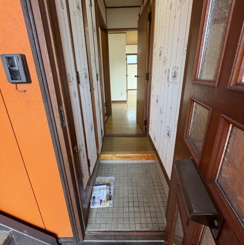 ひまわりハイツの玄関|ゆったりとした玄関です