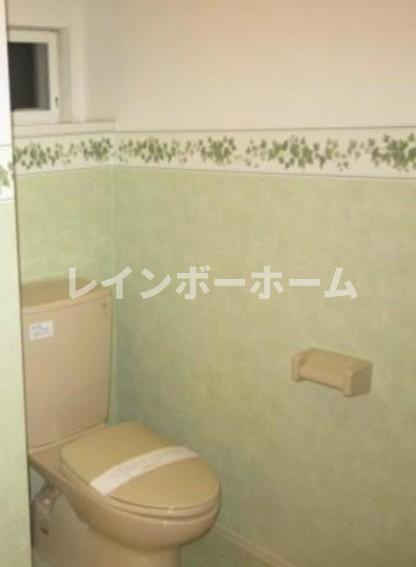 フォークストンコートのトイレ|※別部屋参照写真となります。