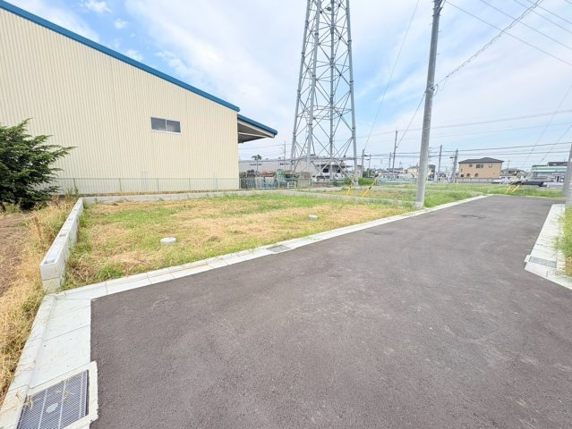川越市山田　建築条件なし売地　西武新宿線『本川越駅』バス11分　【山田小学区】の前面道路含む現地写真