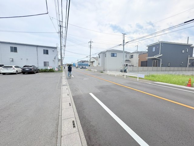 川越市山田　建築条件なし売地　西武新宿線『本川越駅』バス11分　【山田小学区】の前面道路含む現地写真