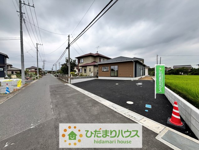 幸手市下吉羽第1　新築一戸建て　クレイドルガーデンの前面道路含む現地写真