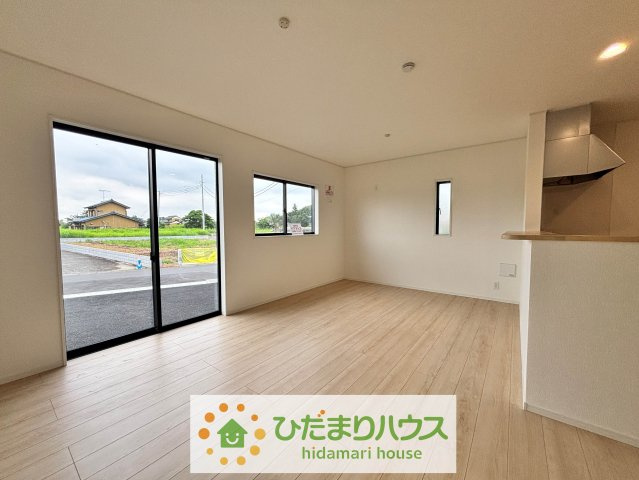 幸手市下吉羽第1　新築一戸建て　クレイドルガーデンの居間・リビング