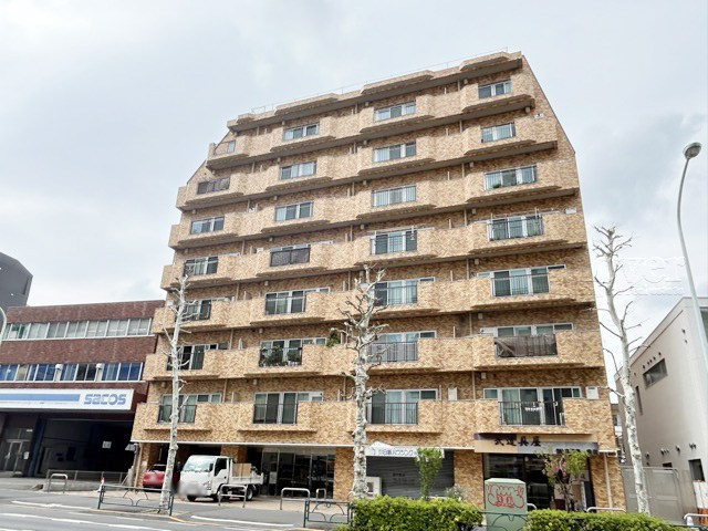 【外観】 | シャンボール新中野 | 手入れの行き届いた外壁やエントランスなど、「見ればわかる」レベルで清潔感を保ったマンションです。築年数を感じさせない姿で皆様をお出迎えします。～即日のご見学可能～　お問合せはお気軽にどうぞ。