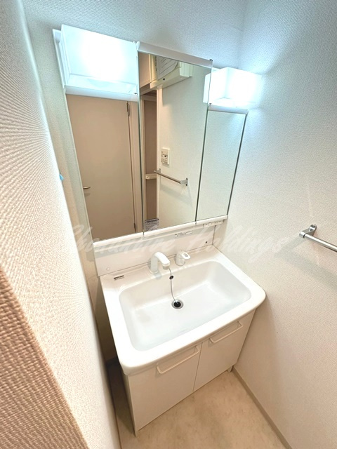 川崎市川崎区本町１丁目の賃貸マンションの洗面所