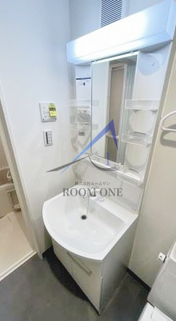 モダンラフォンテ高島平Bの洗面所|洗面台です。