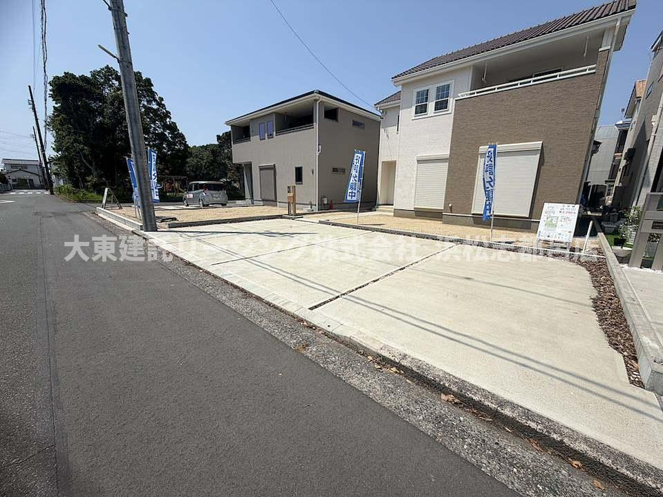【前面道路含む現地写真】