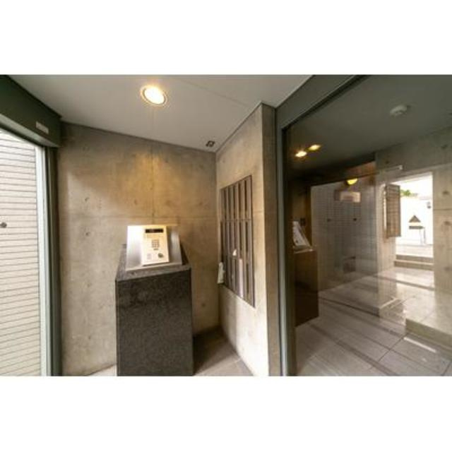 四ツ谷ＨＯＵＳＥのエントランス|建物の内部です