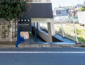 ビバリーホームズ氷川台のエントランス
