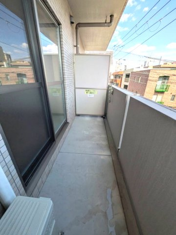 西宮市南昭和町のマンションのバルコニー|落ち着いた時間を過ごせるバルコニーです